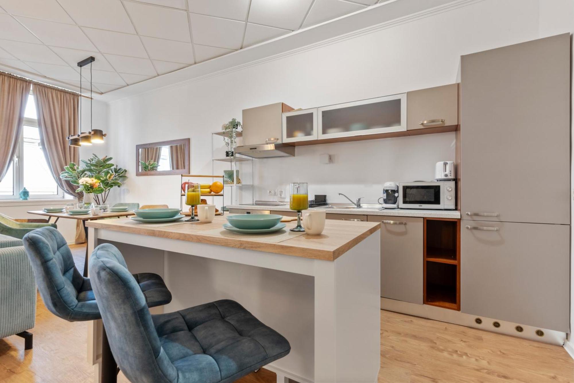 דירות ברטיסלאבה Luxe Living At Old Town Center מראה חיצוני תמונה