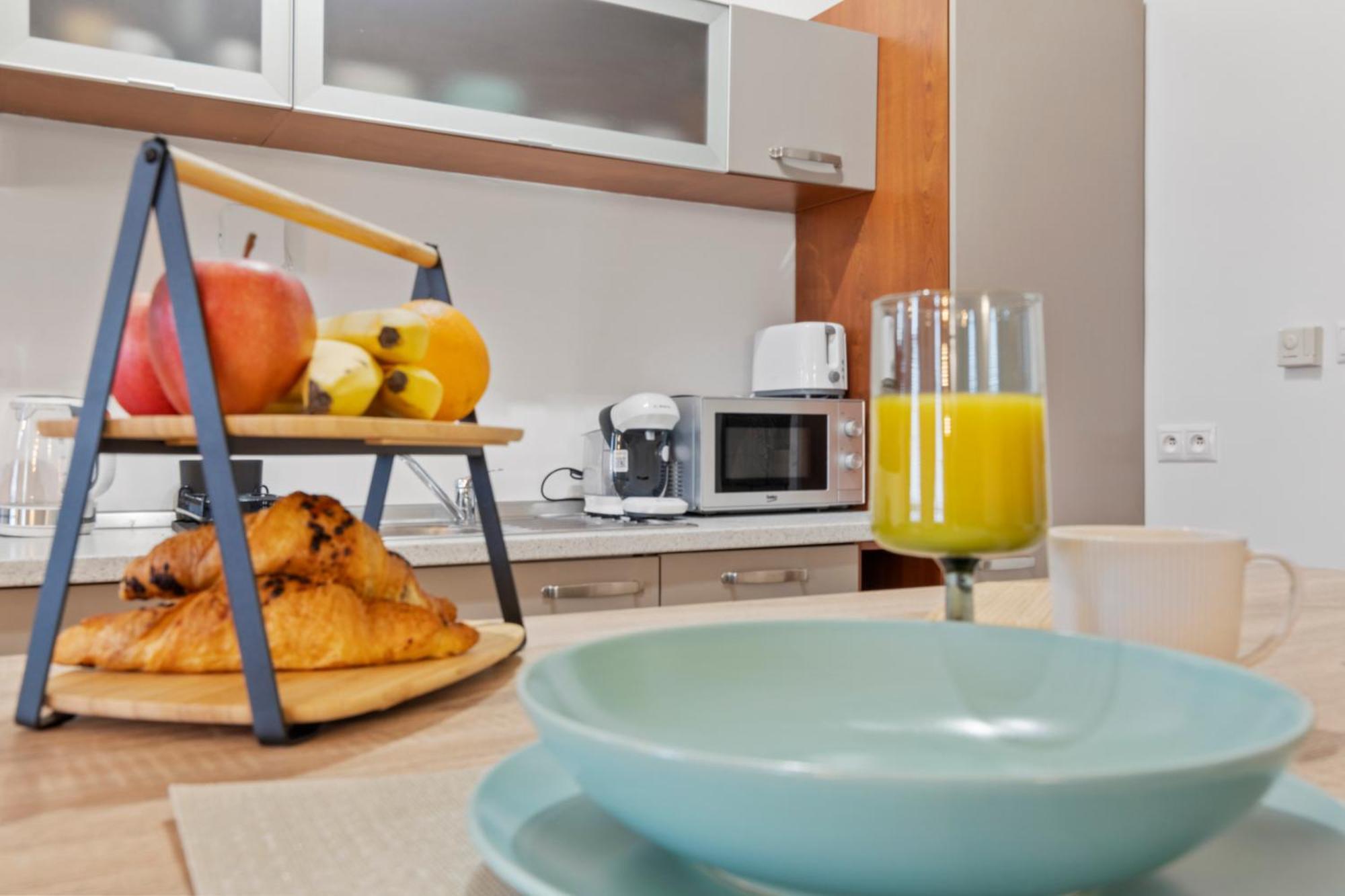 דירות ברטיסלאבה Luxe Living At Old Town Center מראה חיצוני תמונה